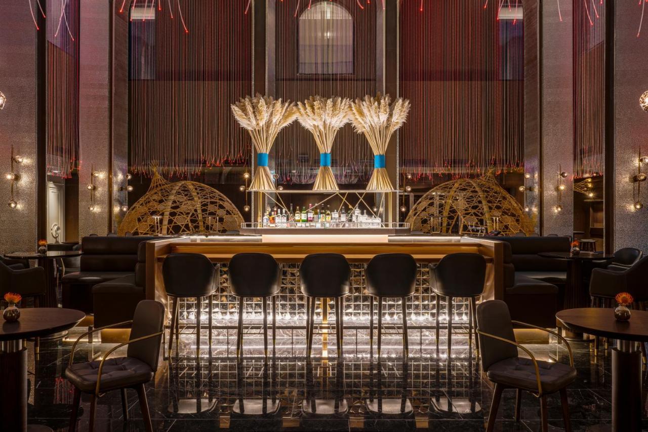 Intercontinental Kaohsiung By Ihg Hotel Kültér fotó The bar at the lobby